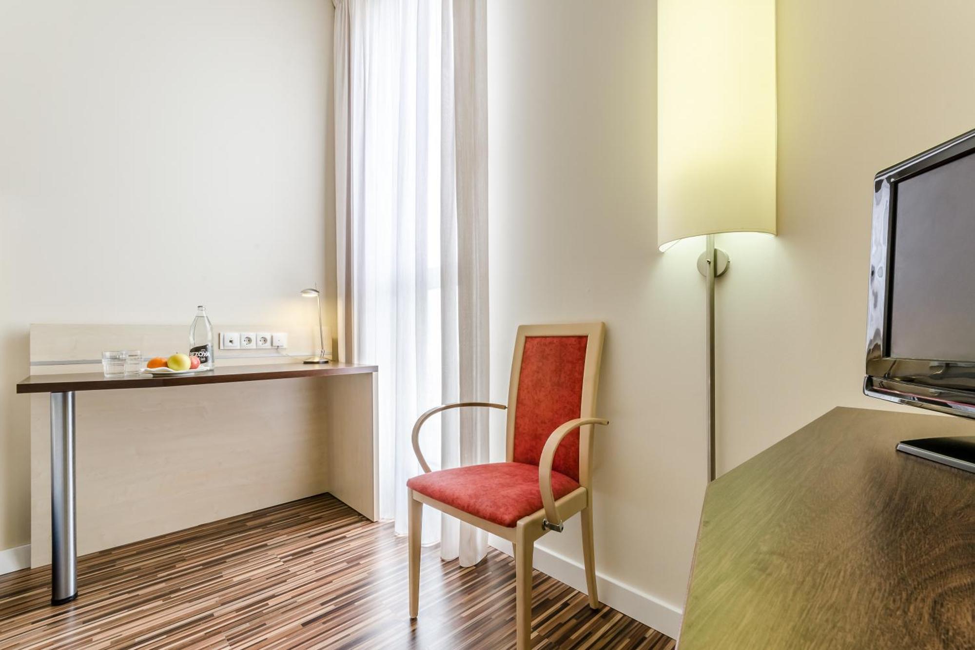 Hotel Yit Ciudad De Saragozza Esterno foto