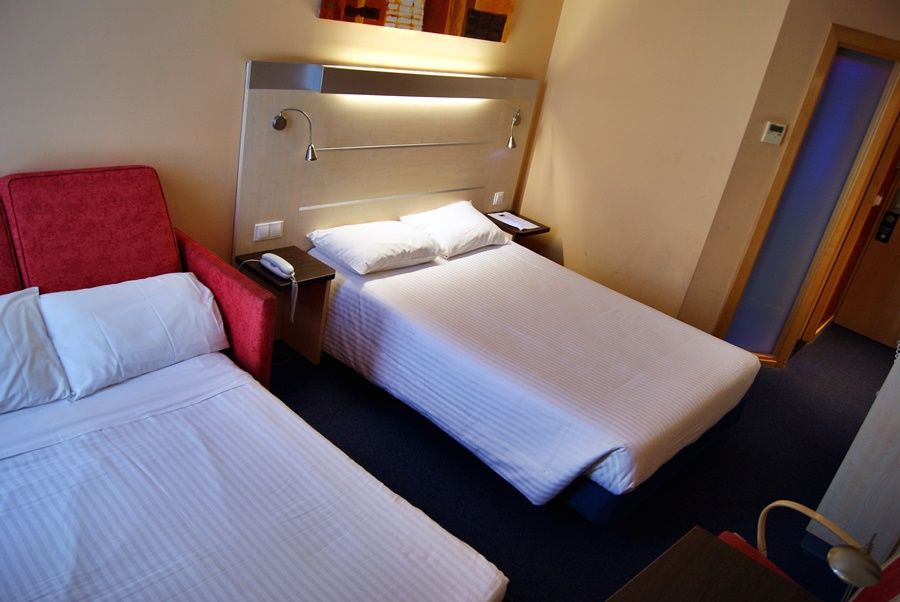 Hotel Yit Ciudad De Saragozza Esterno foto