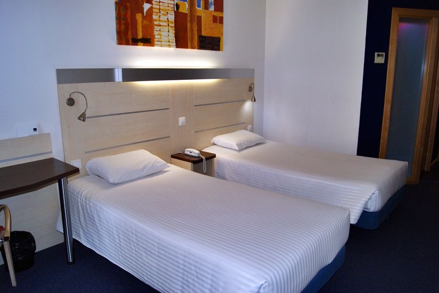 Hotel Yit Ciudad De Saragozza Esterno foto
