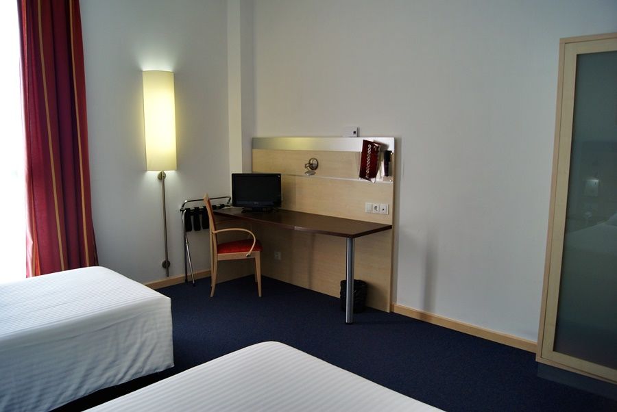 Hotel Yit Ciudad De Saragozza Esterno foto