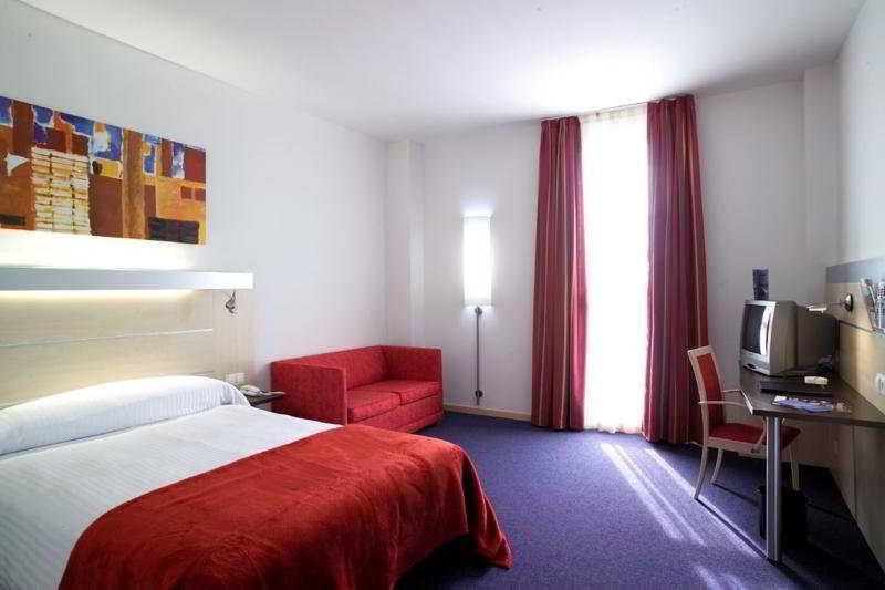 Hotel Yit Ciudad De Saragozza Camera foto