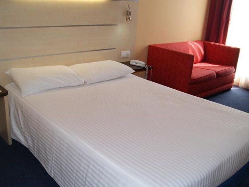 Hotel Yit Ciudad De Saragozza Esterno foto