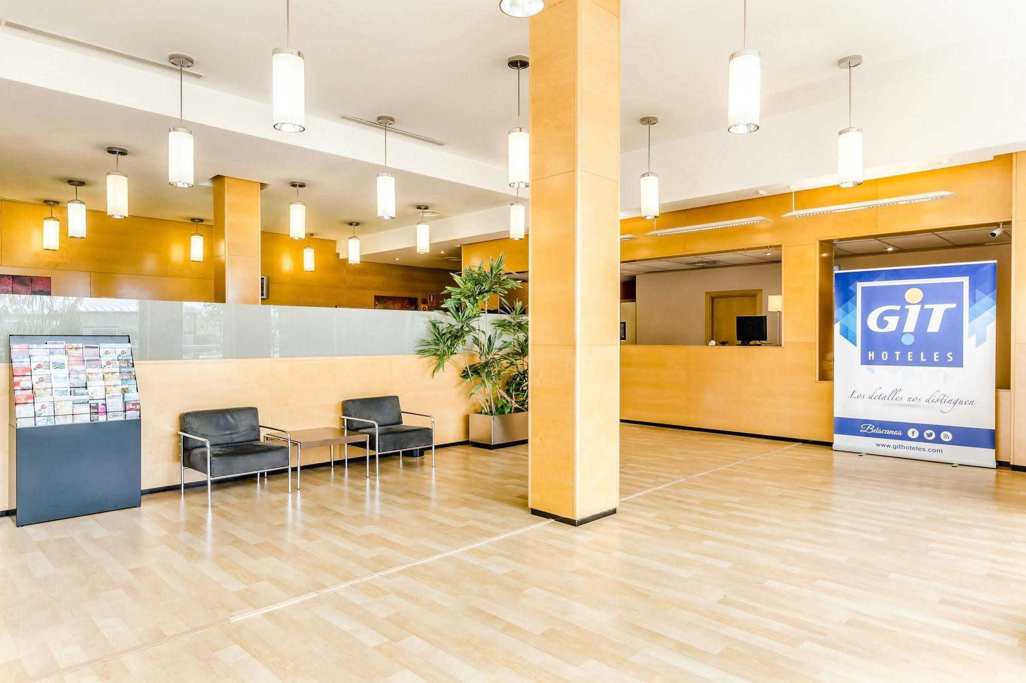 Hotel Yit Ciudad De Saragozza Esterno foto